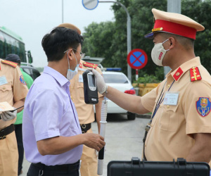 Mở đợt cao điểm 3 tháng xử lý lái xe vi phạm nồng độ cồn, chở hàng quá tải