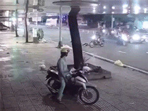Dân mạng lắc đầu ngán ngẩm với người phụ nữ gây tai nạn xong bỏ đi khiến nạn nhân tử vong