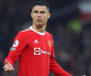 Ronaldo sốt ruột MU mua mãi chẳng được ai