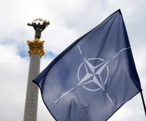 Ukraine từ bỏ gia nhập NATO