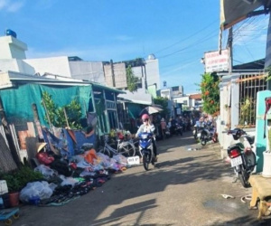 Nữ công nhân trộm túi xách chứa hơn 100 triệu đồng ở chợ