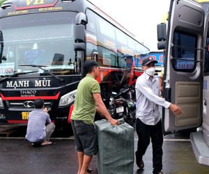 Giá xăng dầu cao ngất ngưởng, doanh nghiệp vận tải tính chuyện bán xe
