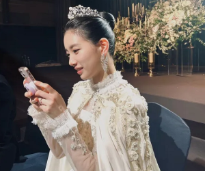 'Cô dâu' Suzy diện váy cưới tiền tỷ trong hôn lễ với CEO, nhan sắc gây choáng ngợp qua loạt ảnh chưa chỉnh sửa