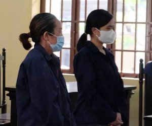 Đòi tiền hỗ trợ Covid-19, hai mẹ con lao vào đánh công an
