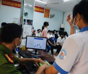 Nhận 'làm nhanh' CCCD để thu tiền, một đại úy công an bị đình chỉ công tác
