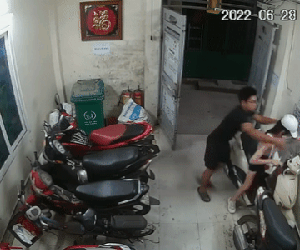 Xử lý thế nào vụ cô gái bị thanh niên khống chế, sàm sỡ ở Hà Nội?