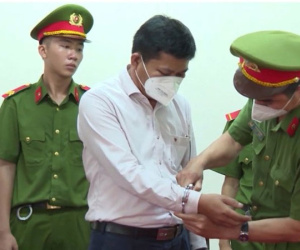 Bắt nguyên Giám đốc CDC Bình Phước cùng thuộc cấp