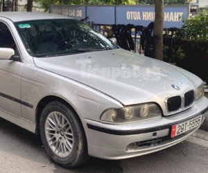 BMW 525i đời cổ biển tứ quý 5 tại Hà Nội