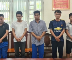 Hàng trăm người sập bẫy 'việc nhẹ lương cao', bị lừa bán sang Campuchia
