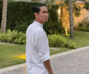 Mẹ Hồ Hoài Anh đã liên lạc được với con trai, nam nhạc sĩ khóc nói hiện vẫn đang ở Tây Ban Nha