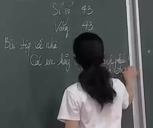Buổi học cuối cùng, cô giáo giao bài tập về nhà có hạn nộp suốt cuộc đời khiến ai nấy nghẹn ngào rơi nước mắt