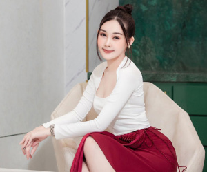 HOT: Hoa hậu Lê Âu Ngân Anh xác nhận lên xe hoa sau khi lộ ảnh tình tứ bên chồng sắp cưới