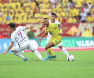 Ngoại binh đá hỏng penalty, Nam Định thua cay đắng Bình Dương trên Thiên Trường