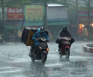 Thời tiết hôm nay 5/7: Miền Bắc ngày nắng nóng gay gắt, đêm trở mưa dông