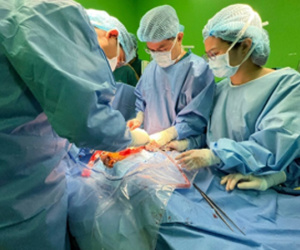 Cô gái 22 tuổi khổ sở vì không có âm đạo, hậu môn