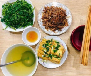 Choáng với bảng chi tiêu 2,65 triệu đồng/ tháng của gia đình 4 người ở Hà Nội giữa 'thời bão giá', hội chị em: Cho em xin địa chỉ đến học với!
