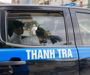 Đi lạc sang huyện khác, hai nam sinh bật khóc vì muộn giờ vào thi