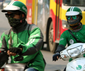 Muôn kiểu phụ phí Grab "tận thu" khách hàng