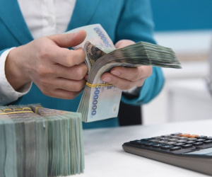 Có 300 triệu, nên gửi tiết kiệm kỳ hạn 24 tháng ở ngân hàng nào?