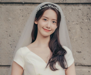 Hé lộ loạt tạo hình xứng danh nữ thần của YoonA khi 'làm vợ' Lee Jong Suk ở Big Mouth