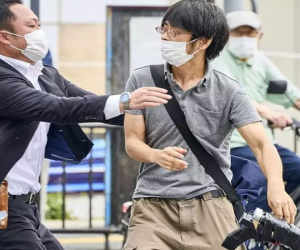 Phát hiện nhiều đạn tự chế trong nhà kẻ ám sát ông Abe