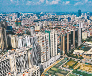 Giá nhà tăng 'nóng', người dân 'chật vật' tìm chốn an cư