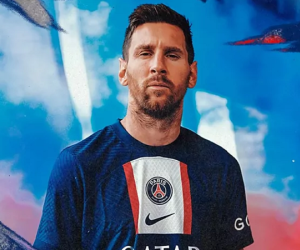 Thi đấu thất vọng, vì sao PSG vẫn muốn gia hạn với Messi?