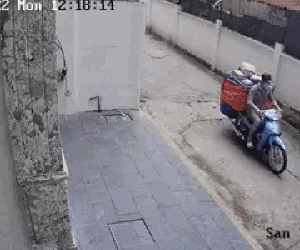 Đối tượng 'nhảy' mất xe máy cùng hàng hóa của anh shipper khai gì?