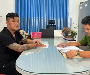 Bắt đối tượng xăm trổ cướp dây chuyền vàng của người phụ nữ đang đi đổ rác