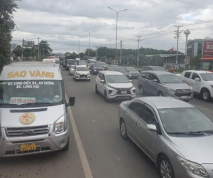 Du lịch mùa cao điểm: Từ Vũng Tàu về TP.HCM mất 5 giờ