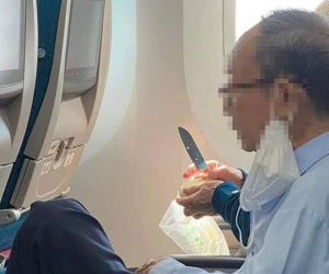 Hành khách cầm dao trên chuyến bay khiến nhiều người choáng váng, hàng loạt cơ quan vào cuộc