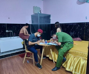 Bình Dương: Cơ sở massage cho nhân viên thoát y phục vụ khách