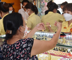 Giá vàng hôm nay 20-7: USD bị bán tháo, vàng bắt đầu tăng giá
