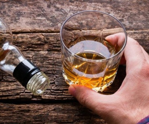 Nghiện thuốc lá, rượu hay tình dục rút ngắn tuổi thọ con người hơn?