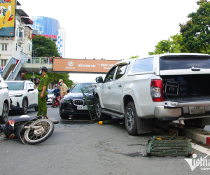 Tài xế ngủ gật gây tai nạn liên hoàn trên phố Hà Nội