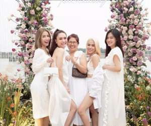 Đoàn Di Băng tung hình bỏng mắt về 3 chị em gái trong nhà tắm