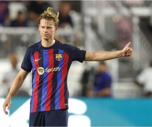 De Jong từ chối MU, Barca mua Pau Torres