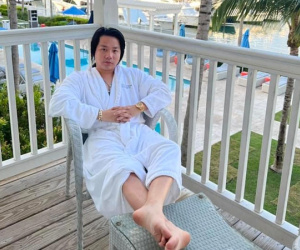 Khoa Pug chuẩn bị lên chức chủ tịch, ăn mừng sinh nhật ở tuổi 30 hậu phẫu thuật kéo chân