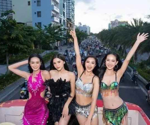 Miss Universe diễu hành biển có phản cảm như Miss World Vietnam?