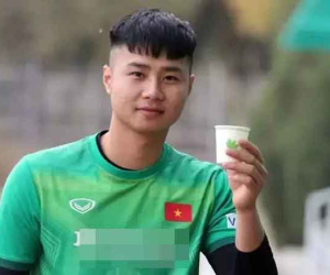 Soi tình trường của Văn Toản trước nghi vấn bỏ con với bạn gái