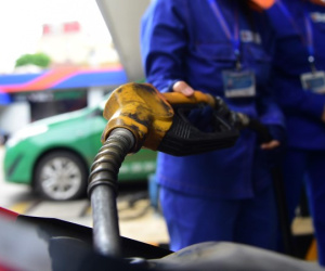 Chưa từng có: Giá một loại dầu diesel đắt hơn xăng cao cấp nhất Việt Nam
