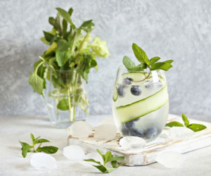 Chẳng cần mua 'nước thần' đắt đỏ, uống loại nước ép rẻ tiền này vừa đẹp da lại tốt cho xương