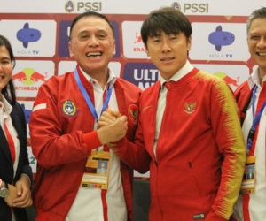 Chủ tịch LĐBĐ Indonesia ‘quay xe’, không rời AFF?