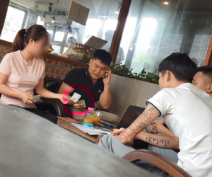 'Cò' hộ chiếu tại Hà Nội: 2,5 triệu đồng, làm trong 2 ngày