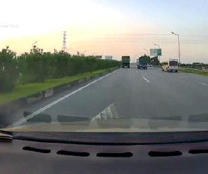 Bị phạt 17 triệu đồng vì đi ngược chiều cao tốc Hà Nội-Thái Nguyên, tài xế nói 'do không biết đường'
