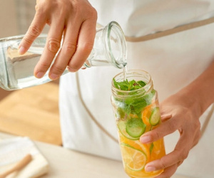 Người phụ nữ Sài Gòn tử vong trong đêm sau 10 ngày detox chỉ ăn trái cây và uống nước