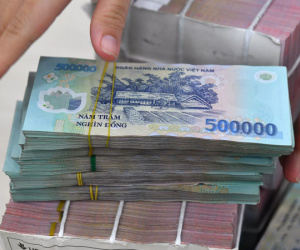 Lãi suất tăng cao, dòng tiền vào ngân hàng tăng mạnh