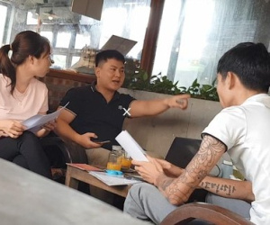 'Cò' hộ chiếu tại Hà Nội: Chìa khóa 'cửa số 1'