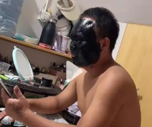 Không hỏi tự lấy mặt nạ của vợ để làm đẹp, chồng nhận cái kết 'thốn tận rốn, tởn đến già'