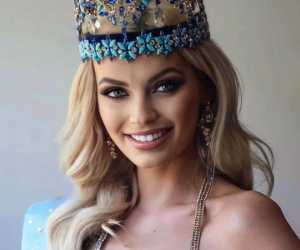 Đương kim Hoa hậu Thế giới tham dự chung kết Miss World Vietnam 2022.